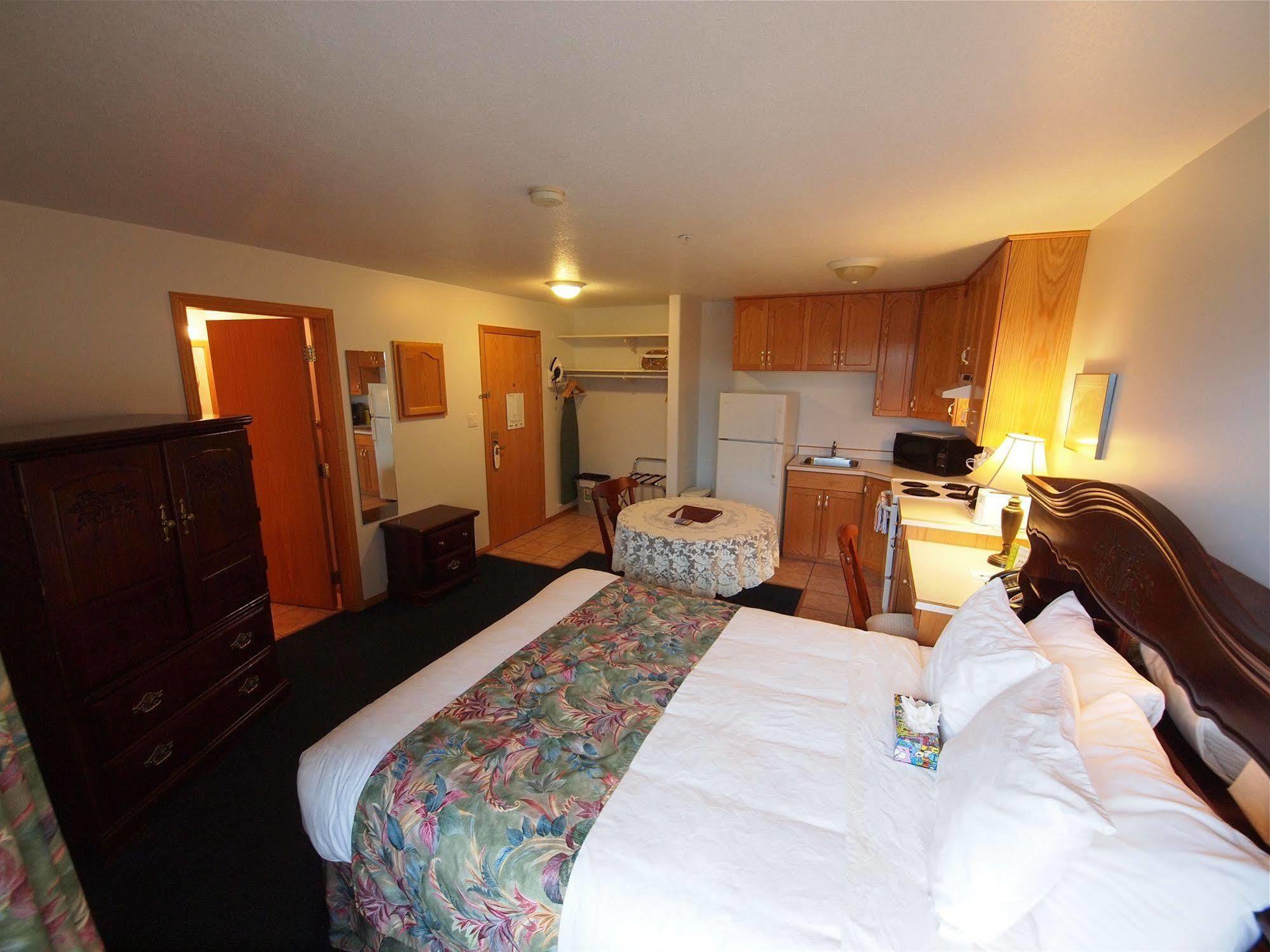 Executive House Suites Hotel & Conference Centre High Level Esterno foto
