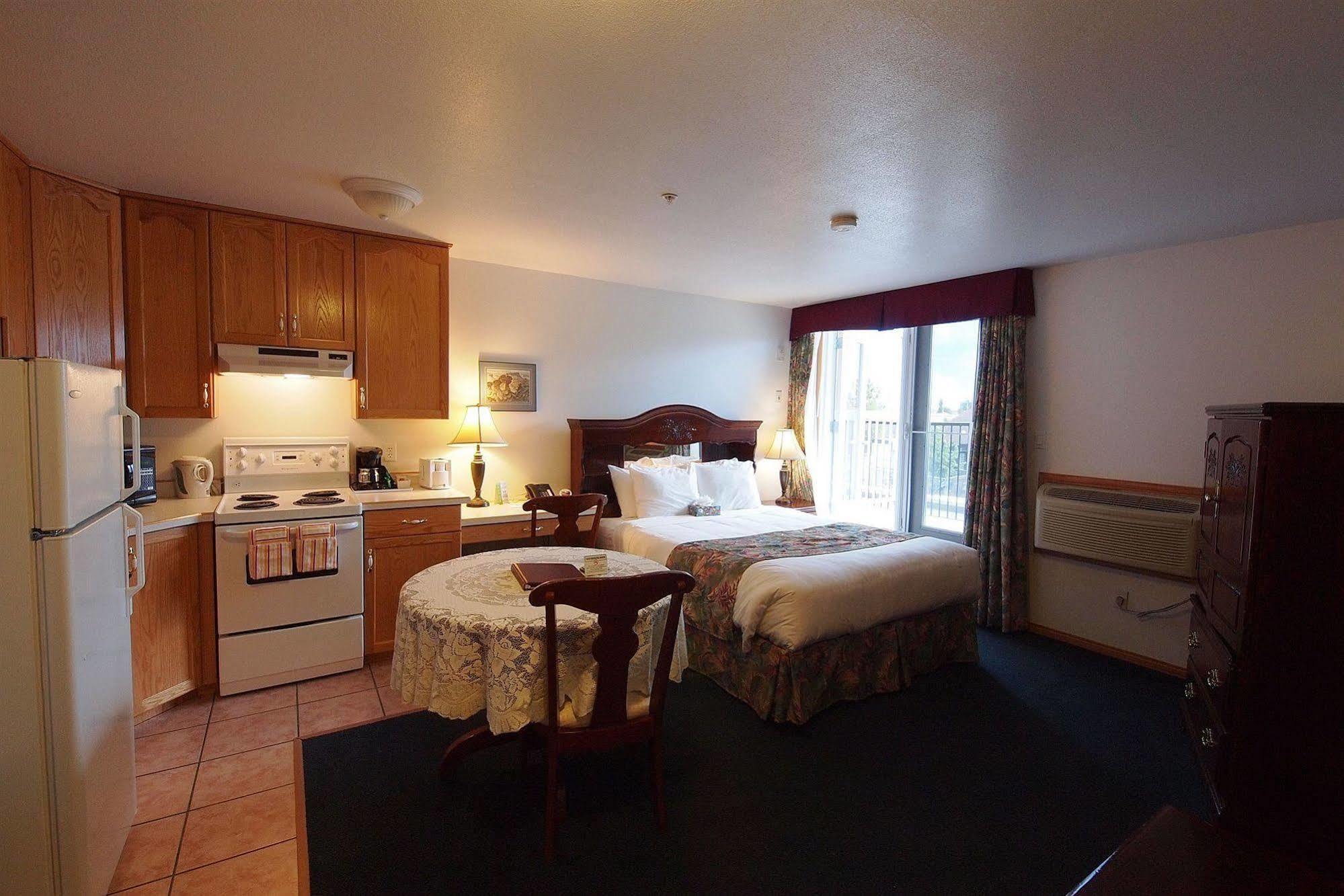 Executive House Suites Hotel & Conference Centre High Level Esterno foto